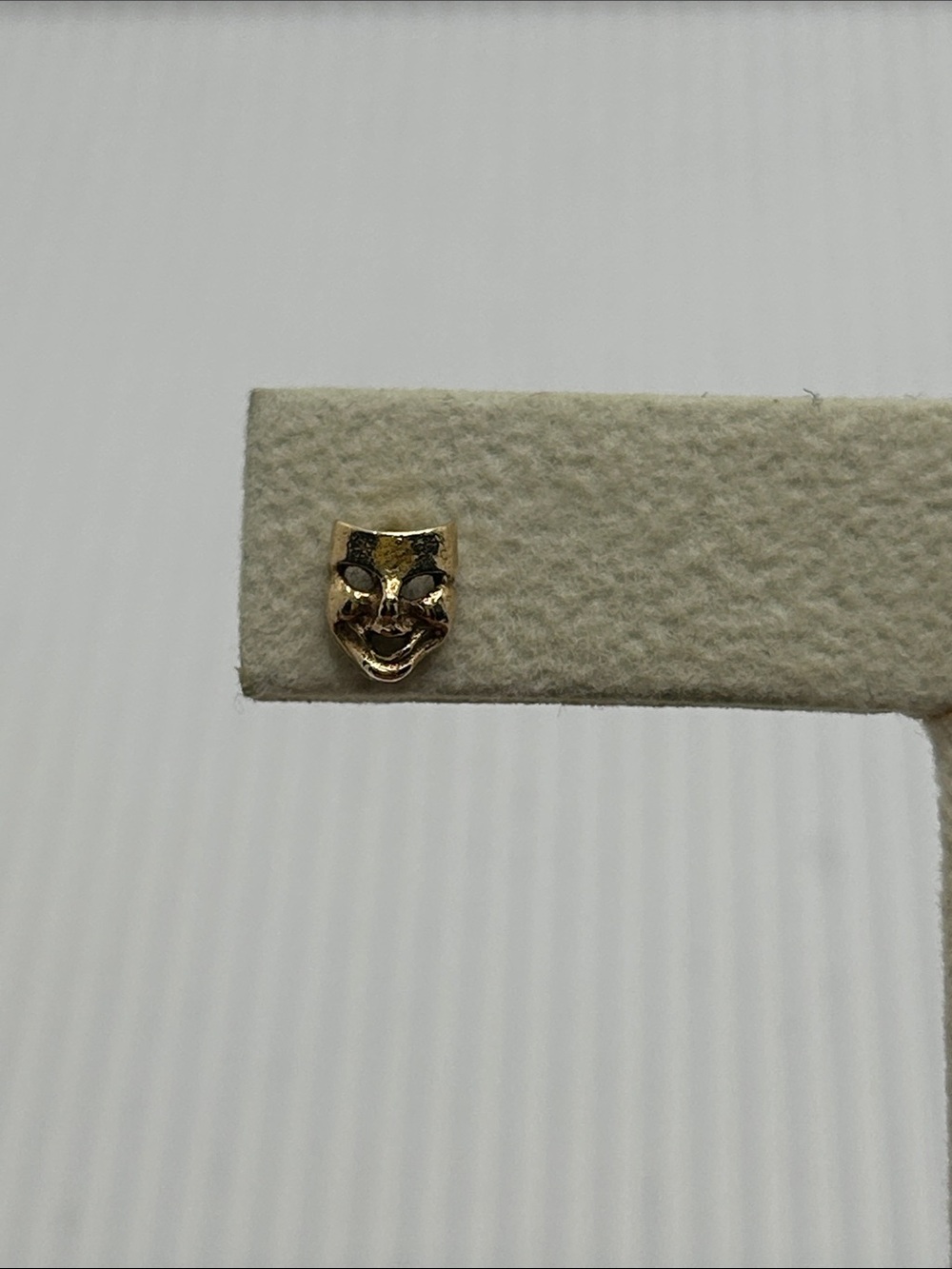 14KT Gold Theatrical Mask Stud Earrings - Picture 4 of 7